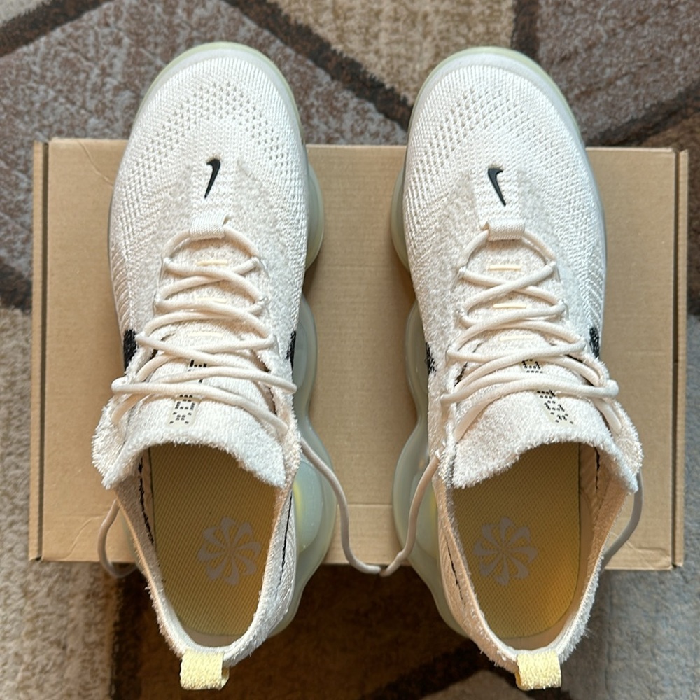 NIKE AIR MAX SCORPION - Picture 6 of 9